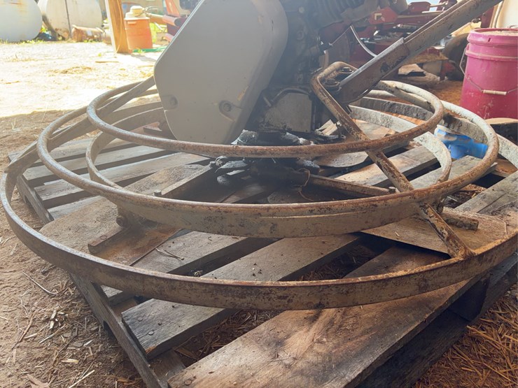 stone-construction-equipment-48"-trowler-with-honda-engine.-image-9