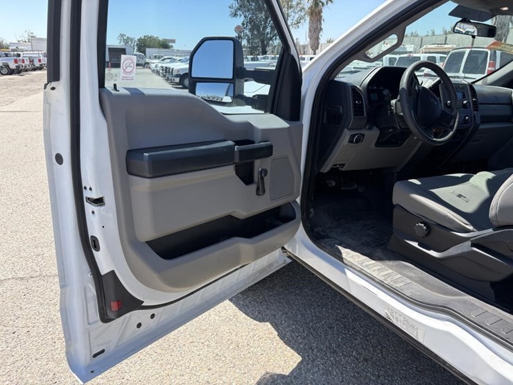 2017-ford-f350-image-14