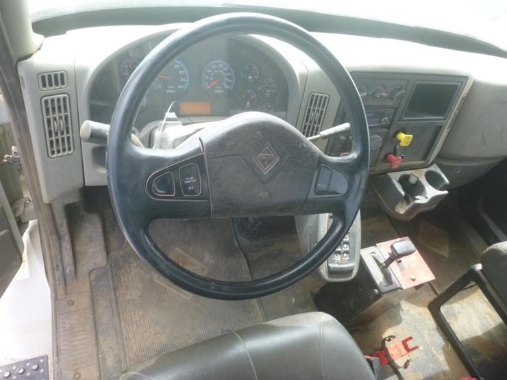 2013-international-durastar-4300-image-19