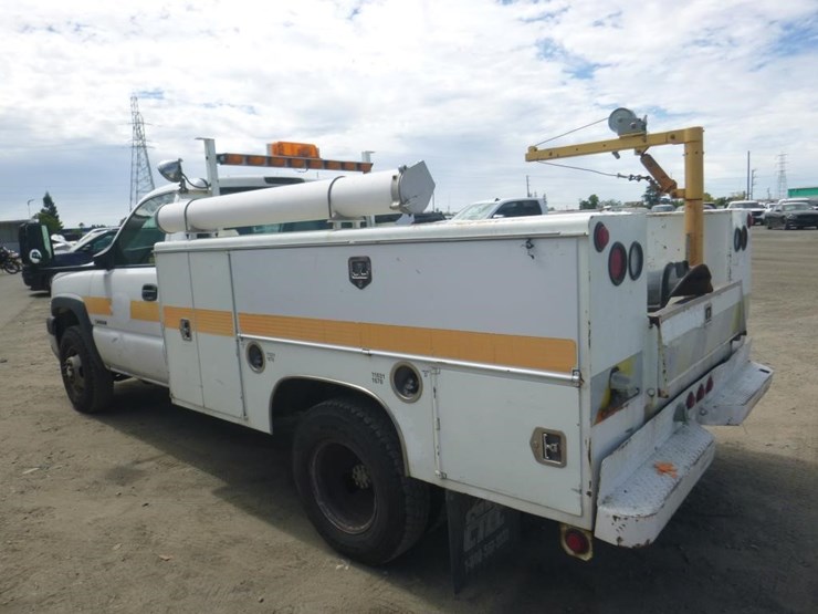 2005-chevrolet-3500-image-4