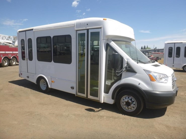 2019-ford-transit-image-2