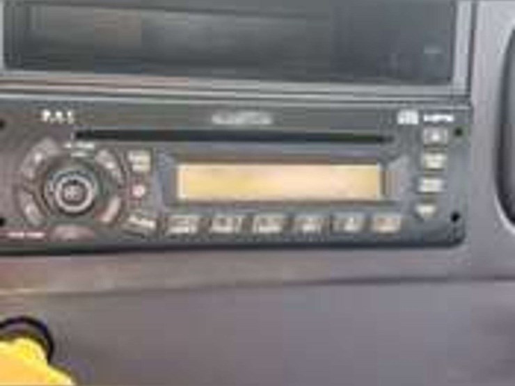 2007-freightliner-m2-106-image-31