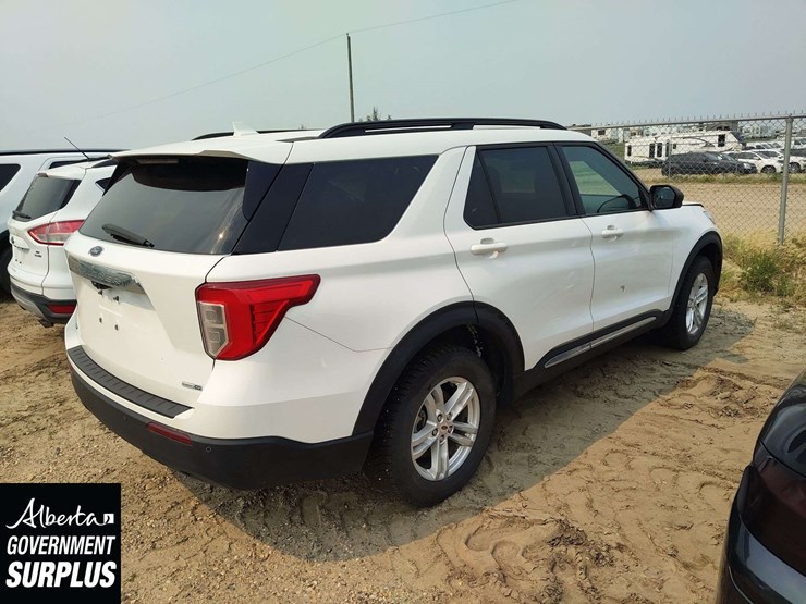 2020-ford-explorer-xlt-image-12