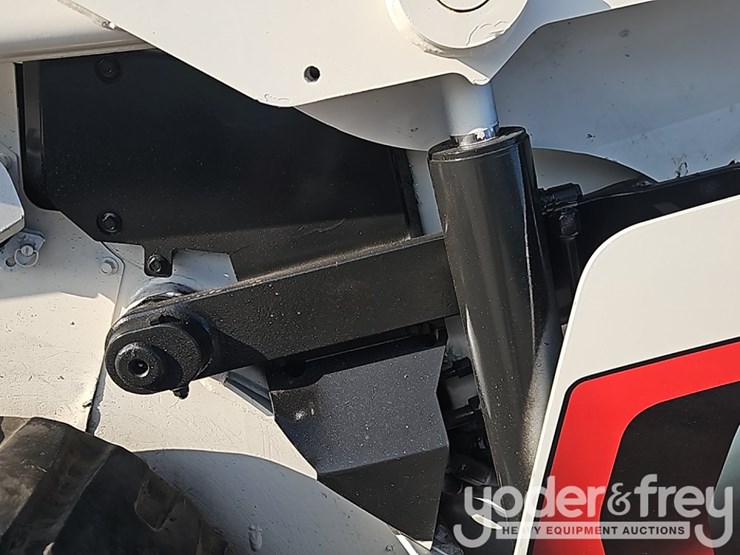 2021-bobcat-t76-image-22