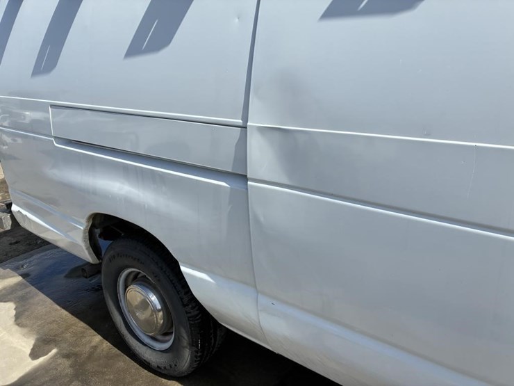 2002-ford-e350-image-5