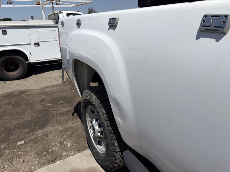 2012-gmc-sierra-2500-image-12