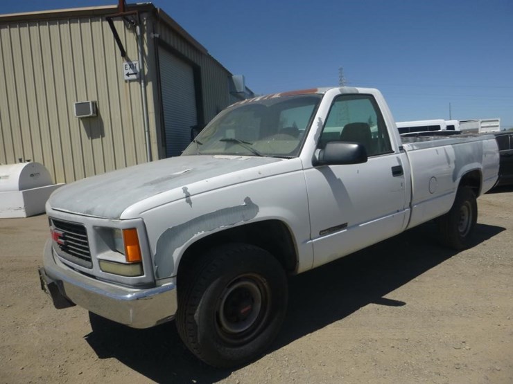 1995-gmc-2500-image-1