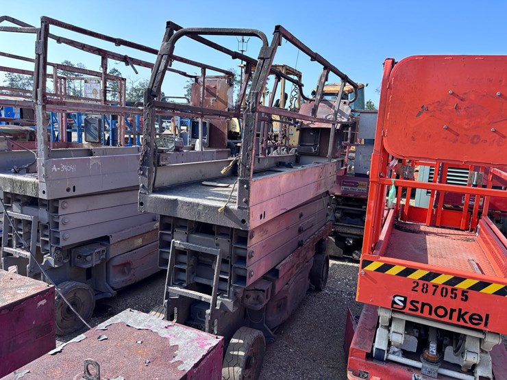 #39054-•-jlg-electric-scissor-lift-|-for-parts/repairs-image-2