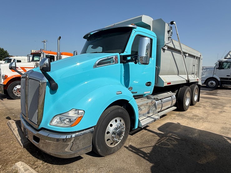2019-kenworth-t680-image-1
