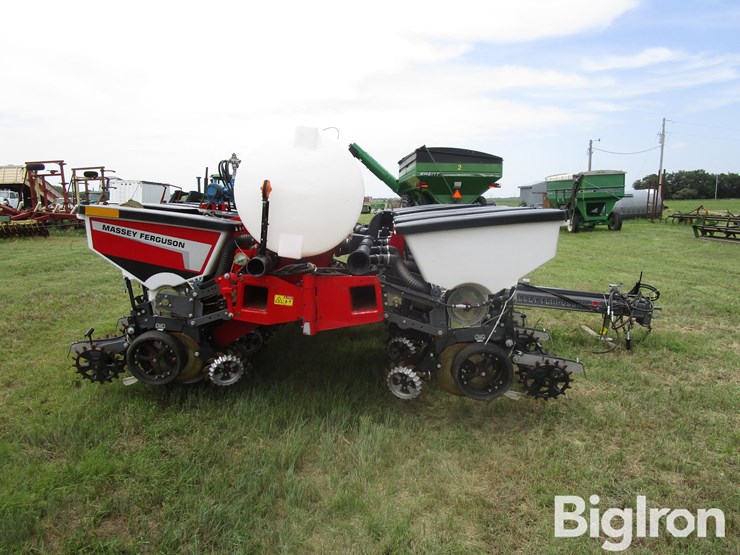 2023-massey-ferguson-pa-w12-12r30-front-fold-planter-w/liquid-fertilizer-image-4