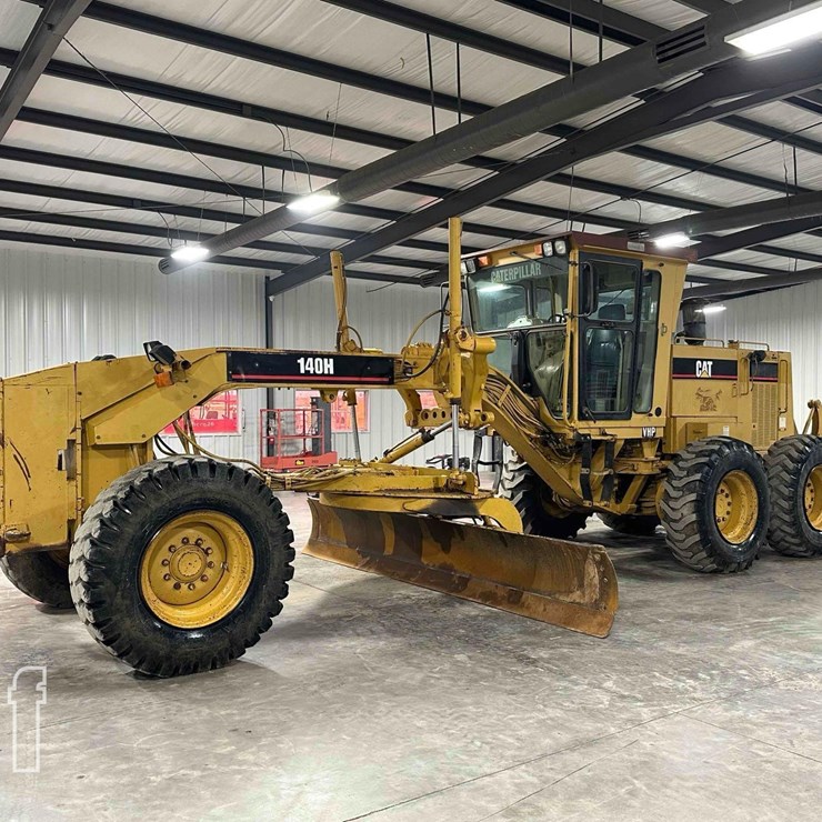 2001 CATERPILLAR 140H