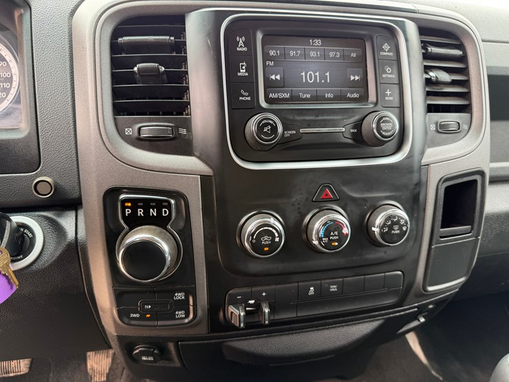 2014-dodge-1500-image-16