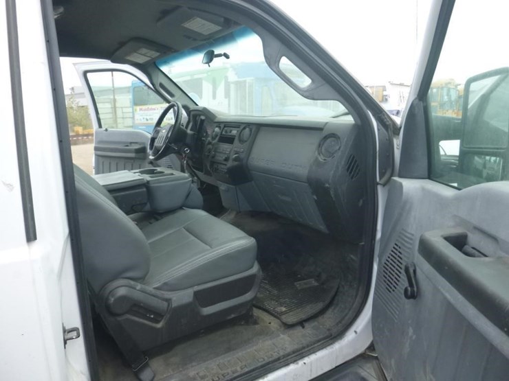 2013-ford-f550-image-6