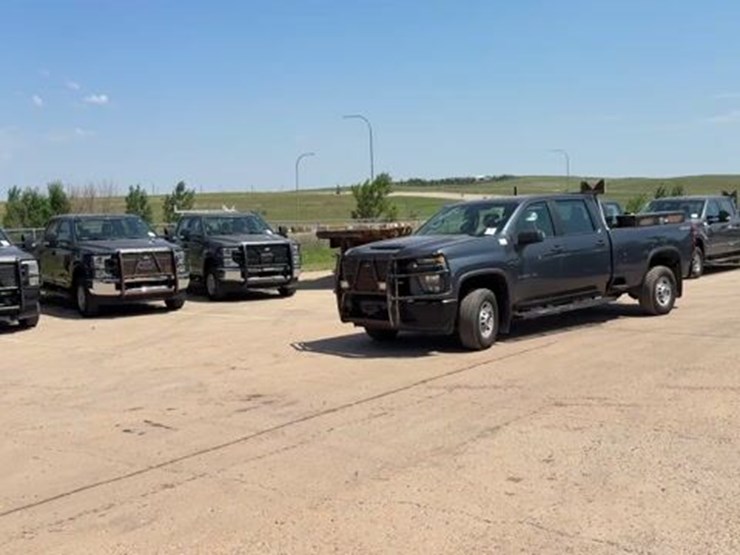 2020-chevrolet-silverado-2500hd-image-1