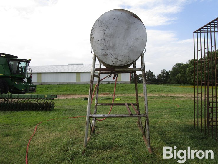 560-gal-fuel-tank-on-stand-image-6