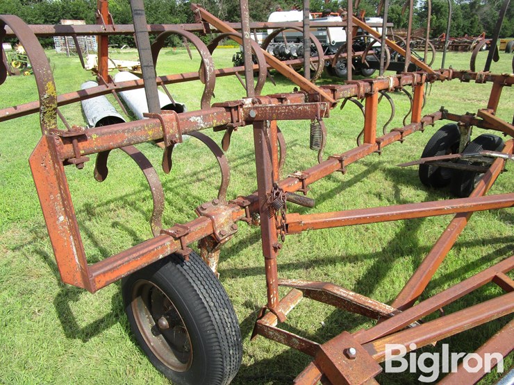 crustbuster-36'-hydraulic-fold-springtooth-w/3-bar-harrow-image-13