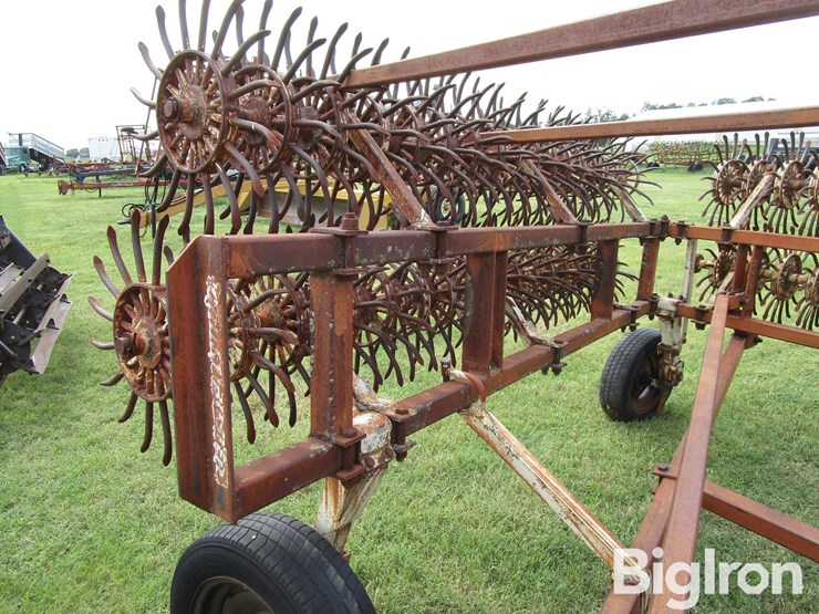 crustbuster-front-fold-rotary-hoe-image-12