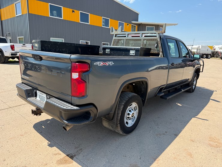 2020-chevrolet-silverado-2500hd-image-6