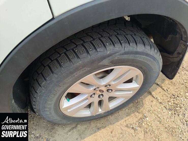 2019-ford-explorer-image-23