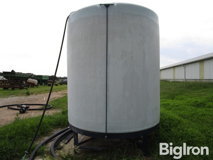 3000-gal-water-tank-on-skid,-hose-and-fittings-image-8
