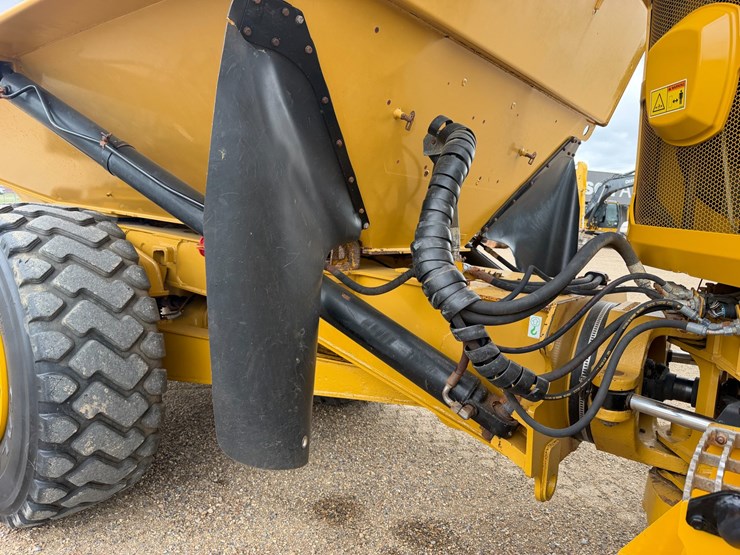 caterpillar-730c-image-11