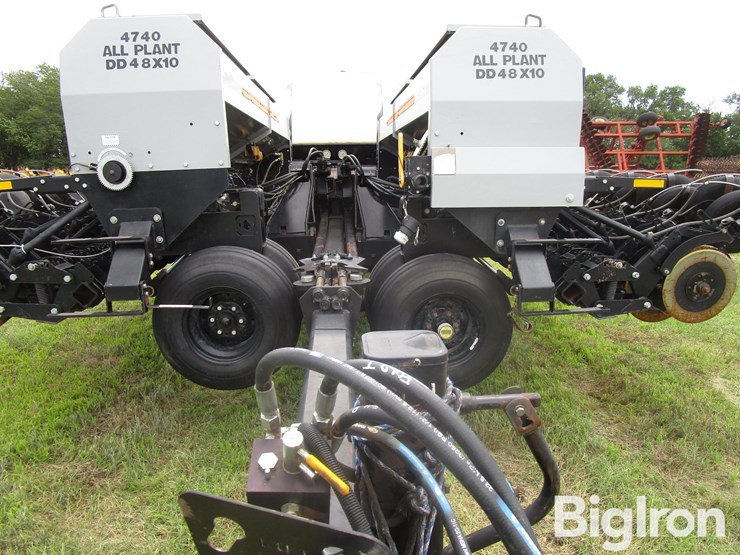 crustbuster-4740-all-plant-10-x-48-no-till-drill-w/liquid-fertilizer-image-11