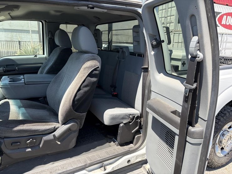 2011-ford-f250-image-13