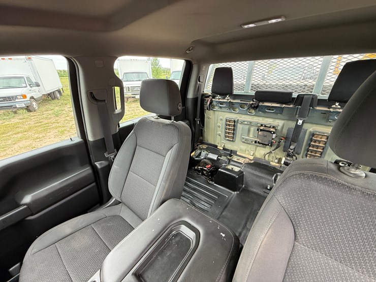 2020-chevrolet-silverado-2500hd-image-16