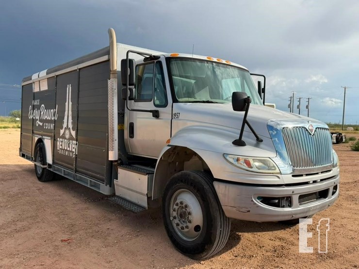 2017-international-durastar-4300-image-2