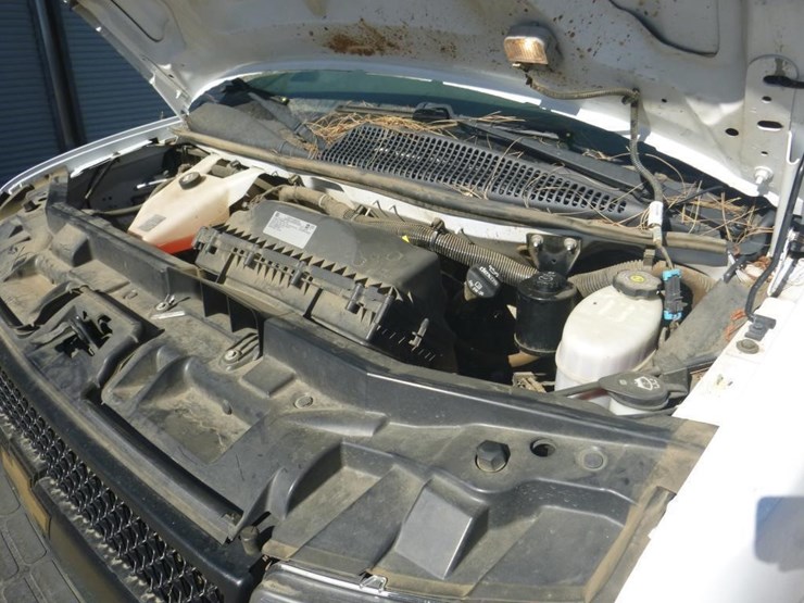 2020-chevrolet-express-2500-image-9