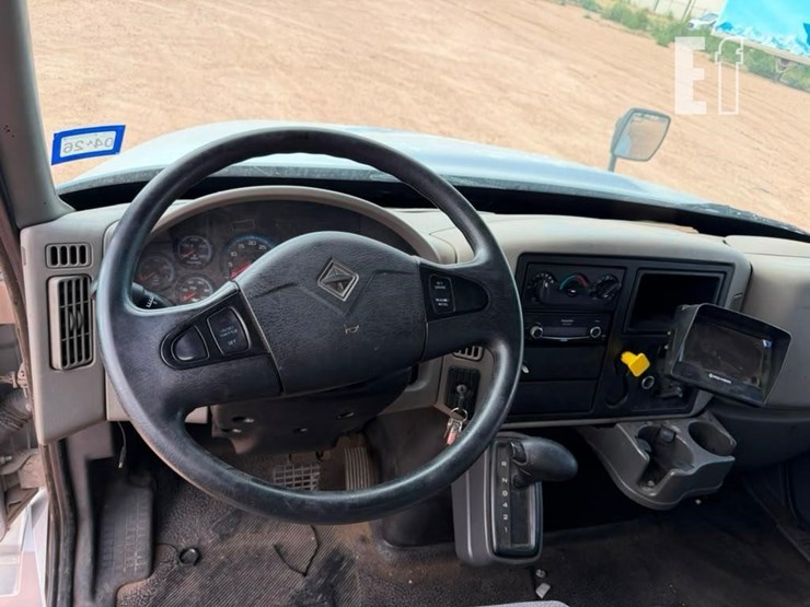 2017-international-durastar-4300-image-14