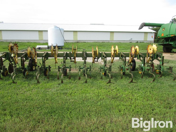 john-deere-825-image-6