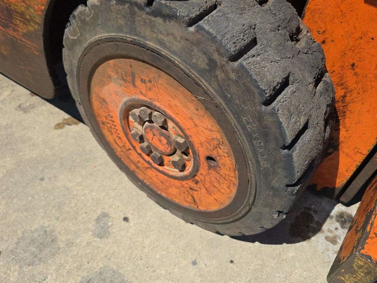 forklift-cat-t60c-model,-7,787-hours,-side-shift,-lp-image-14