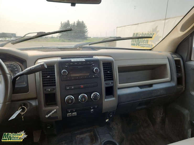 2011-ram-5500-4x4-s/a-service-truck-image-17