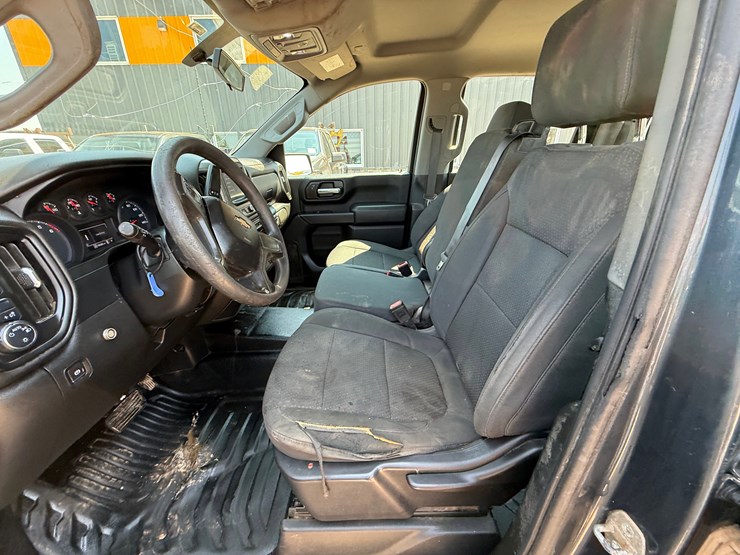 2020-chevrolet-silverado-2500hd-image-14