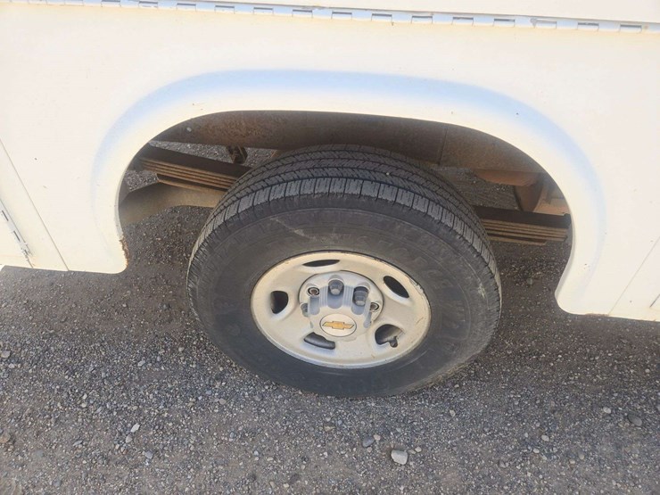 2001-chevrolet-silverado-2500-image-12
