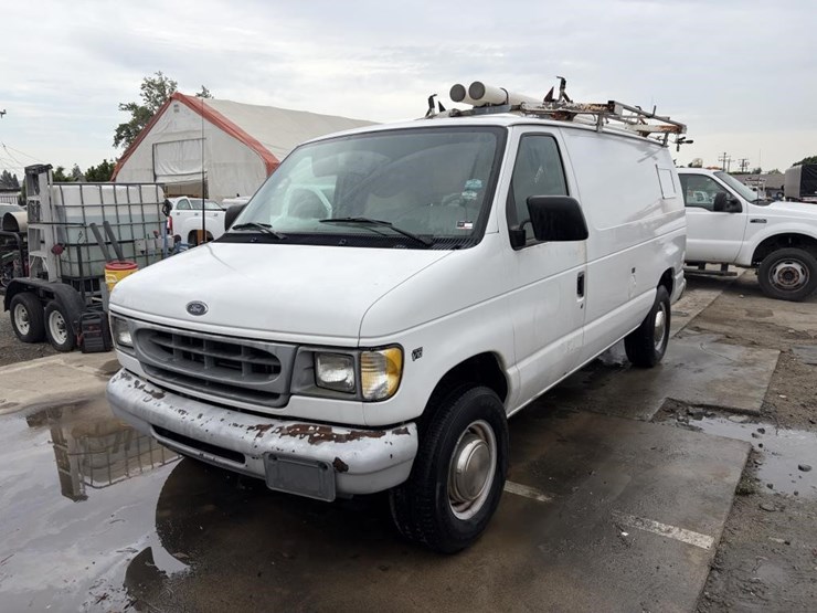 2001-ford-e350-image-1