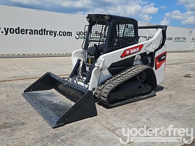 2021-bobcat-t64-image-1
