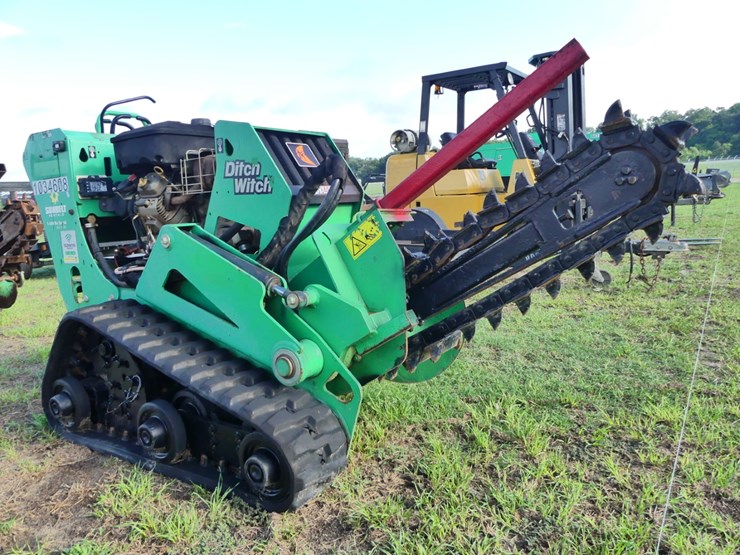 ditch-witch-c16x-image-2