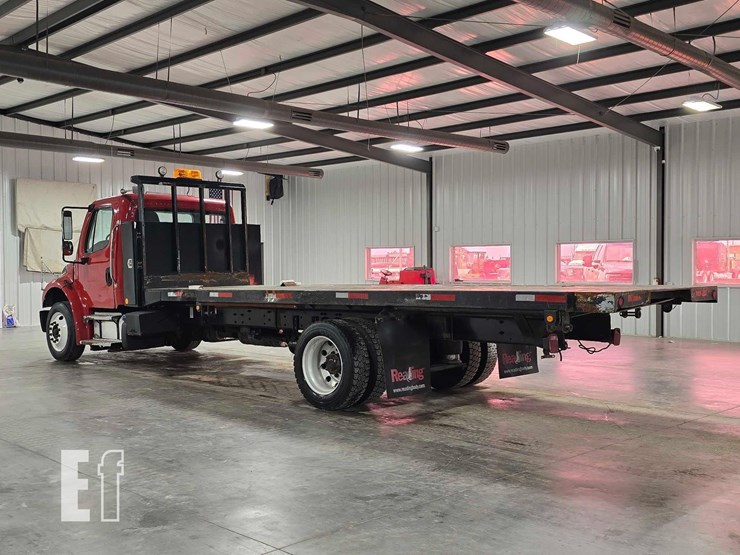 2015-freightliner-business-class-m2-106-image-4