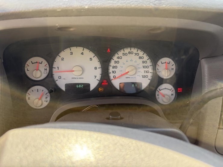 2006-dodge-2500-image-14