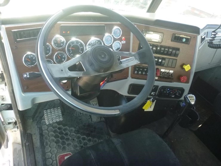 2019-western-star-4700sf-image-23