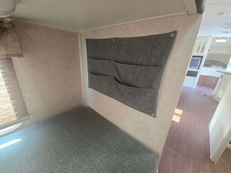 2006-keystone-outback-travel-trailer-image-41