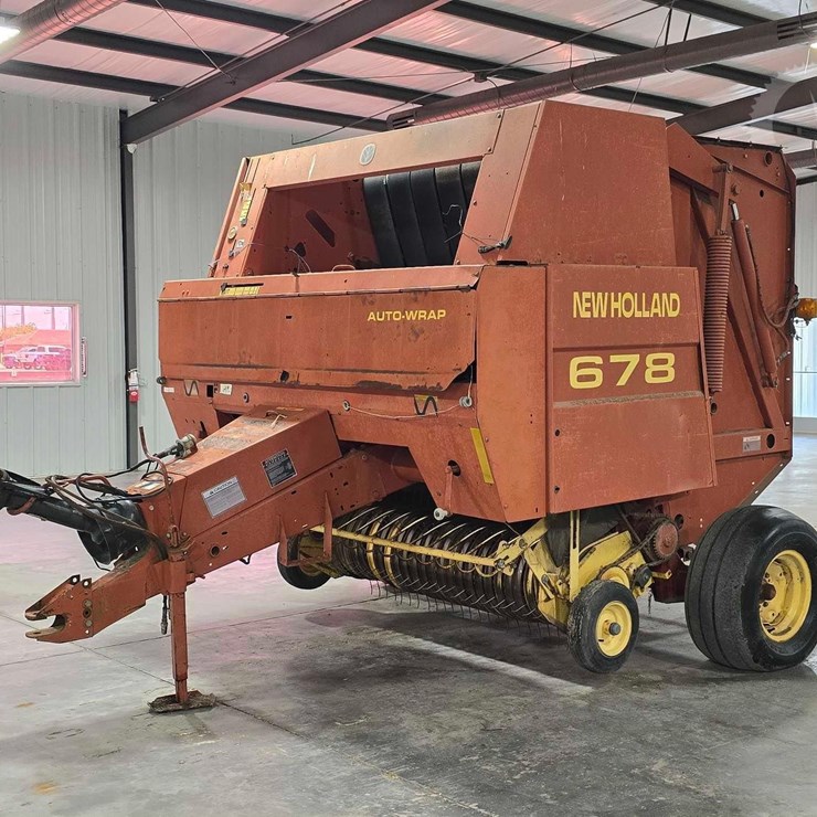 NEW HOLLAND 678