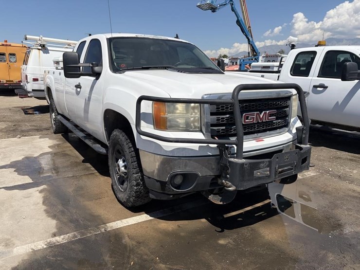 2012-gmc-sierra-3500-image-2