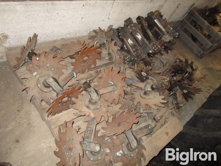 row-cleaners-&-mounting-brackets-image-17