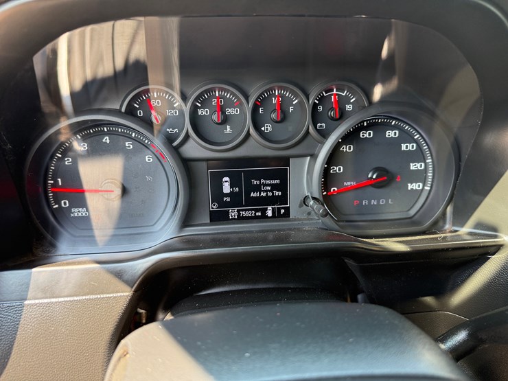 2021-chevrolet-silverado-2500hd-image-18