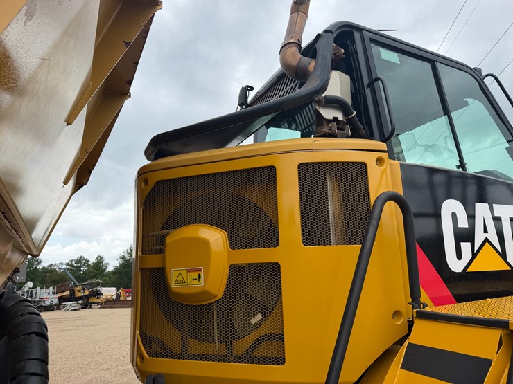 caterpillar-730c-image-10