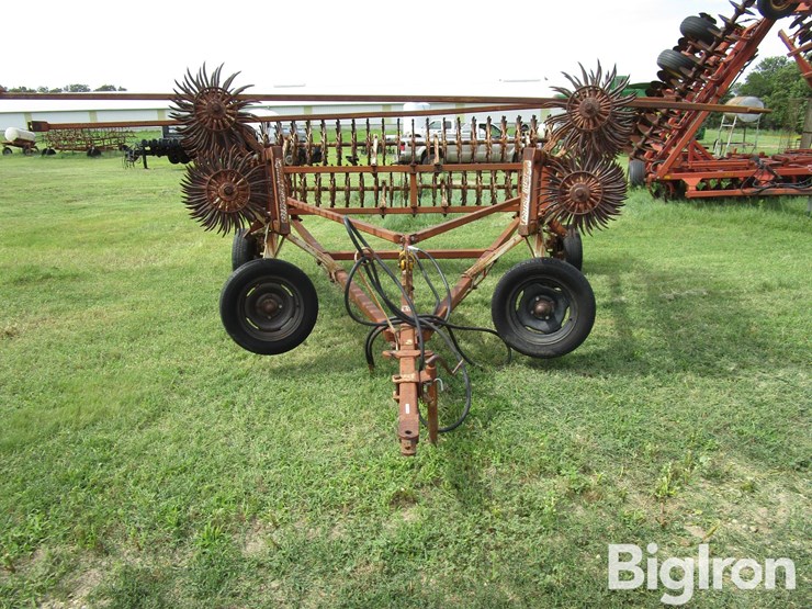crustbuster-front-fold-rotary-hoe-image-2
