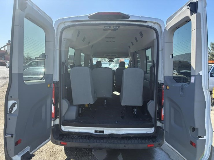 2018-ford-transit-image-13
